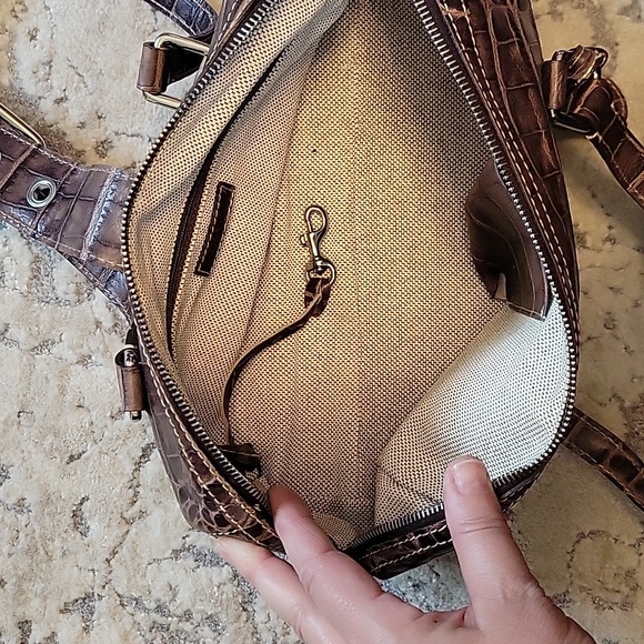 Dooney & Bourke croc skin small shoulder bag - Picture 2 of 4